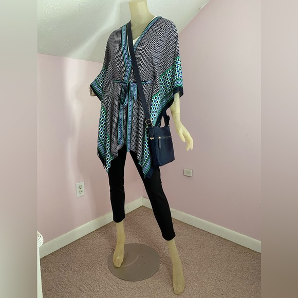 Radley London Zip Top Crossbody - Picture 3 of 16